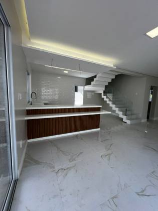 CASA NO CONDOMÍNIO FRAGATTA