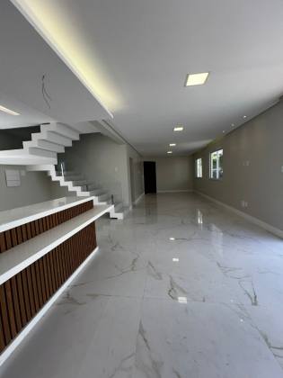 CASA NO CONDOMÍNIO FRAGATTA