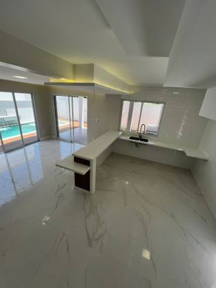 CASA NO CONDOMÍNIO FRAGATTA