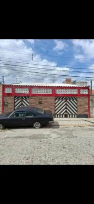 CASA NA FAROLÂNDIA