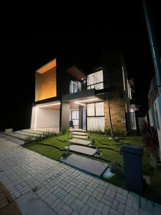 CASA NO SOL E PRAIA