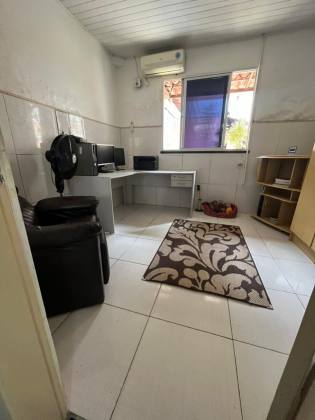 CASA NO BAIRRO INDUSTRIAL