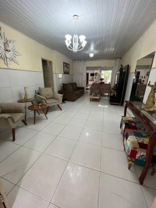 CASA NO BAIRRO INDUSTRIAL