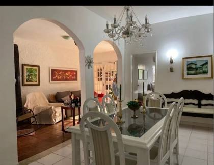 CASA EM RUA PÚBLICA - JARDINS