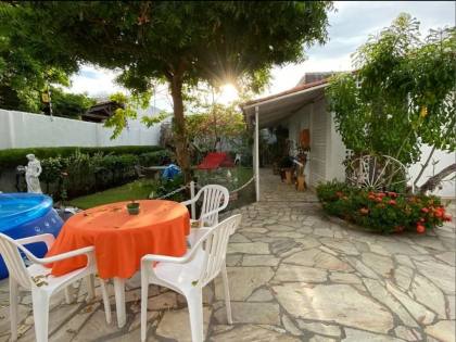 CASA EM RUA PÚBLICA - JARDINS