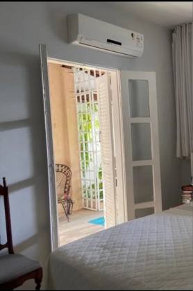 CASA EM RUA PÚBLICA - JARDINS