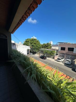 CASA EM RUA PÚBLICA - SUÍSSA