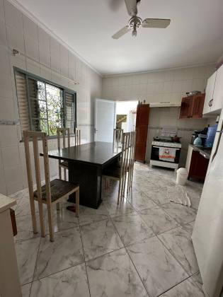 CASA NA FAROLÂNDIA