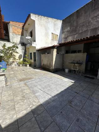 CASA NA FAROLÂNDIA