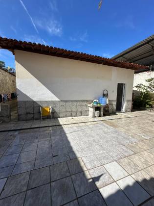 CASA NA FAROLÂNDIA
