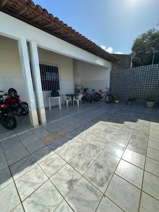 CASA NA FAROLÂNDIA