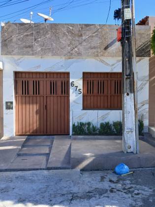 CASA NO SANTO ANTÔNIO