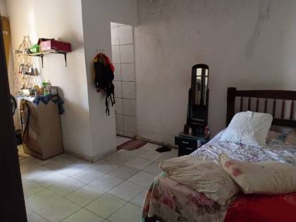CASA EM RUA PÚBLICA - CIDADE NOVA