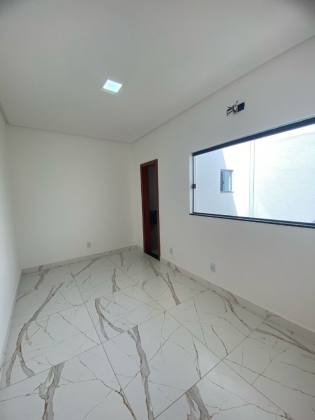 CASA EM LUAR DA BARRA