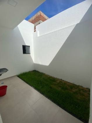 CASA EM LUAR DA BARRA