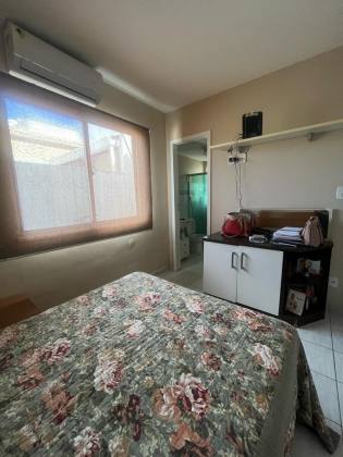 CASA EM CONDOMÍNIO VIA MARES