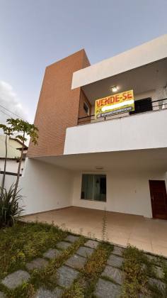 CASA EM CONDOMÍNIO NA ARUANA