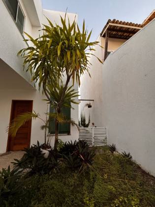 CASA EM CONDOMÍNIO NA ARUANA