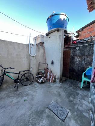 CASA EM RUA PÚBLICA - EDUARDO GOMES