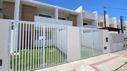 CASA EM RUA PÚBLICA - ESPAÇO TROPICAL