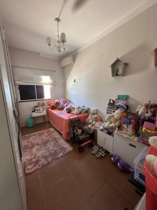 CASA EM RUA PÚBLICA - JABOTIANA