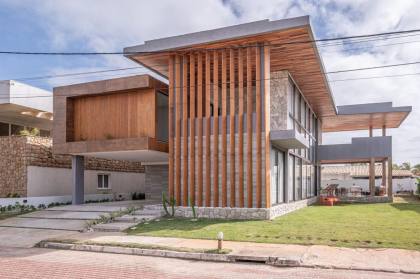 CASA EM RESIDENCIAL ÁGUAS CLARAS