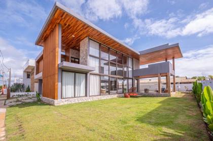 CASA EM RESIDENCIAL ÁGUAS CLARAS