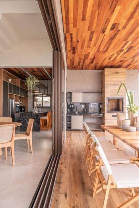 CASA EM RESIDENCIAL ÁGUAS CLARAS