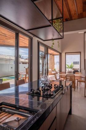 CASA EM RESIDENCIAL ÁGUAS CLARAS