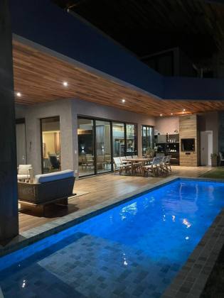 CASA EM RESIDENCIAL ÁGUAS CLARAS