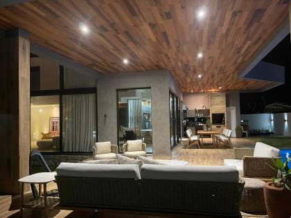 CASA EM RESIDENCIAL ÁGUAS CLARAS