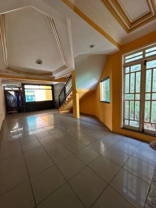 CASA NO SANTO ANTÔNIO