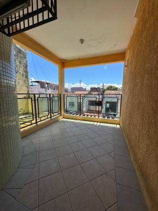 CASA NO SANTO ANTÔNIO
