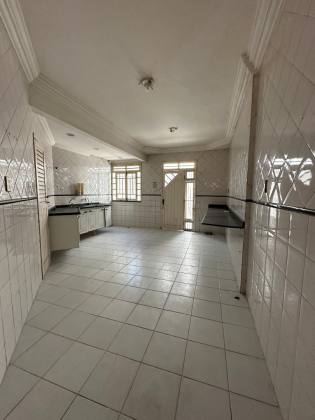 CASA NO SANTO ANTÔNIO