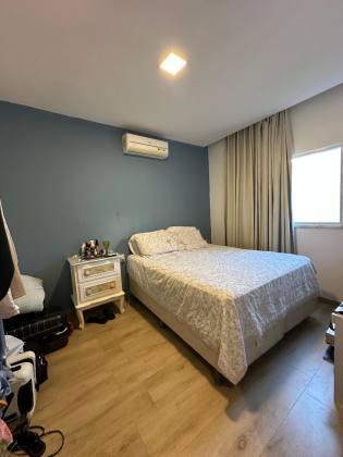 CASA EM RUA PÚBLICA NA ARUANA