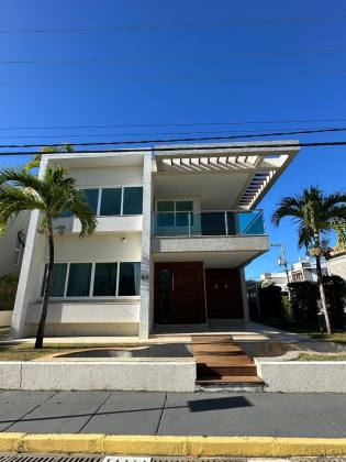 CASA EM CONDOMÍNIO RAVINES