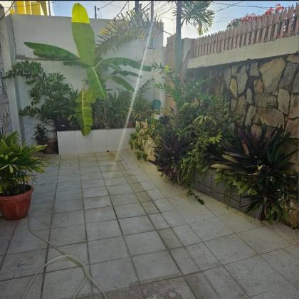 CASA EM RUA PÚBLICA - SUÍSSA