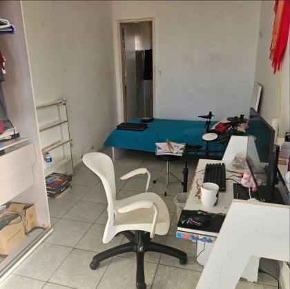 CASA EM RUA PÚBLICA - SUÍSSA