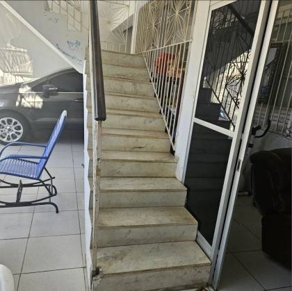 CASA EM RUA PÚBLICA - SUÍSSA