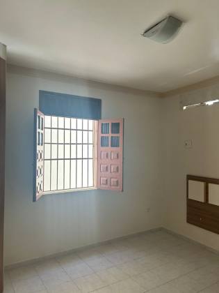 CASA EM RUA PÚBLICA - SUÍSSA
