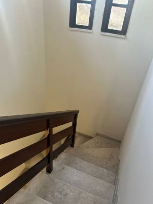 CASA EM RUA PÚBLICA - SUÍSSA