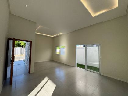 CASA TÉRREA CONTEMPORÂNEA - SOL E PRAIA