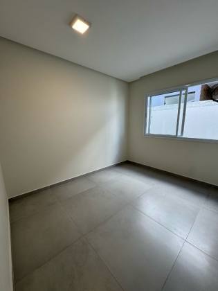 CASA TÉRREA CONTEMPORÂNEA - SOL E PRAIA