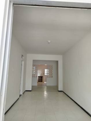 CASA DE ANDAR EM RUA PÚBLICA -  BAIRRO SUÍSSA