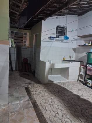 CASA EM RUA PÚBLICA - ORLANDO DANTAS