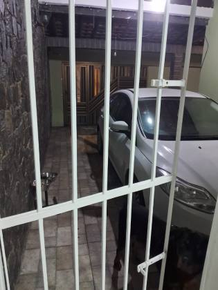 CASA EM RUA PÚBLICA - ORLANDO DANTAS