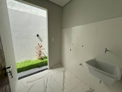 CASA EM LUAR DA BARRA