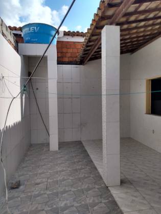 CASA EM RUA PÚBLICA NA BARRA DOS COQUEIROS