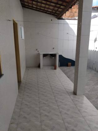 CASA EM RUA PÚBLICA NA BARRA DOS COQUEIROS