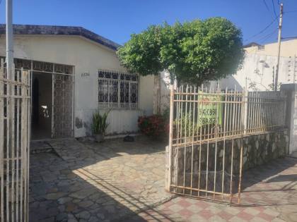 CASA EM RUA PÚBLICA - SUÍSSA